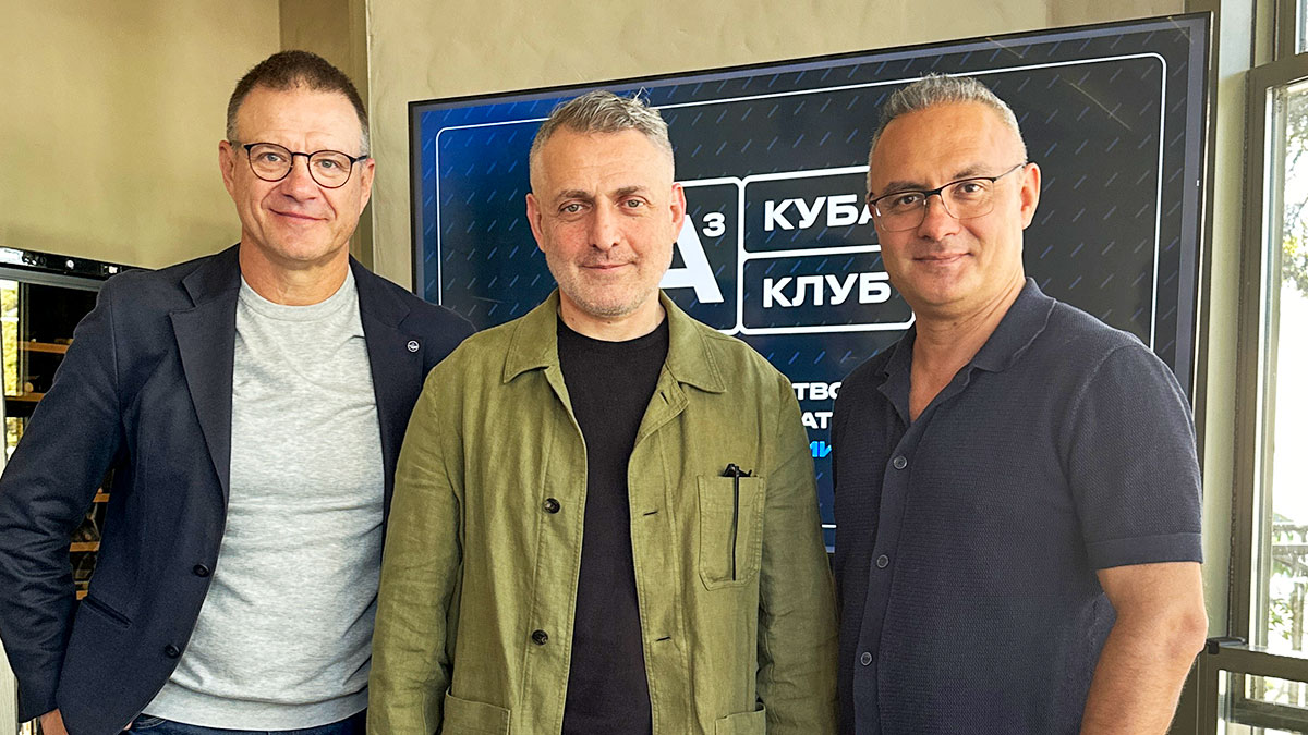 Основатель КубА Клуба Алексей Пшеничный; вице-президент, директор Академии ФК «Краснодар» Арам Фундукян; сооснователь Клуба и онлайн-шкоыл экономики, профессор Александр Полиди.