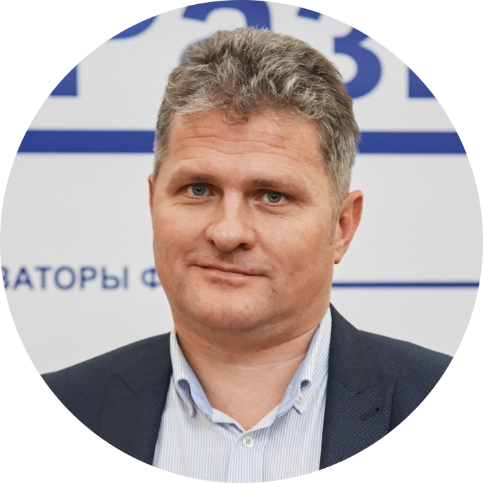 Максим Богданов 