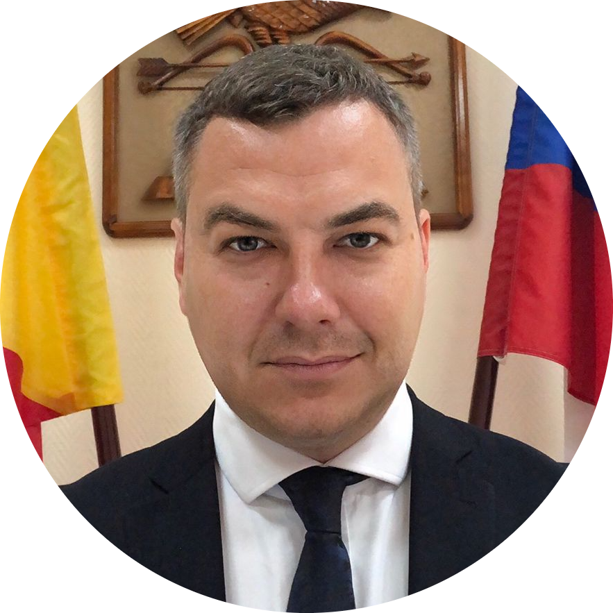 Петр Попов